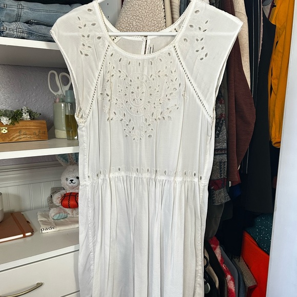 White Eyelet Sleeveless Dress - Picture 1 of 2
